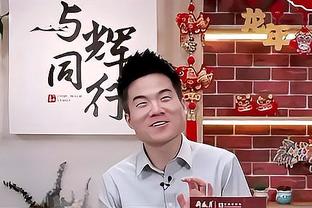 贝克汉姆与印度传奇板球选手交换球衣，小贝的我团白衣23?